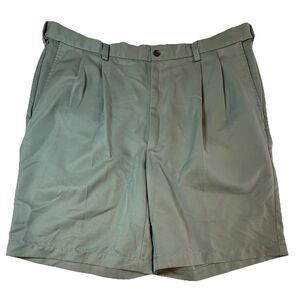 Haggar Men's Chino Shorts Pleated Green Size 40 Golf Casual